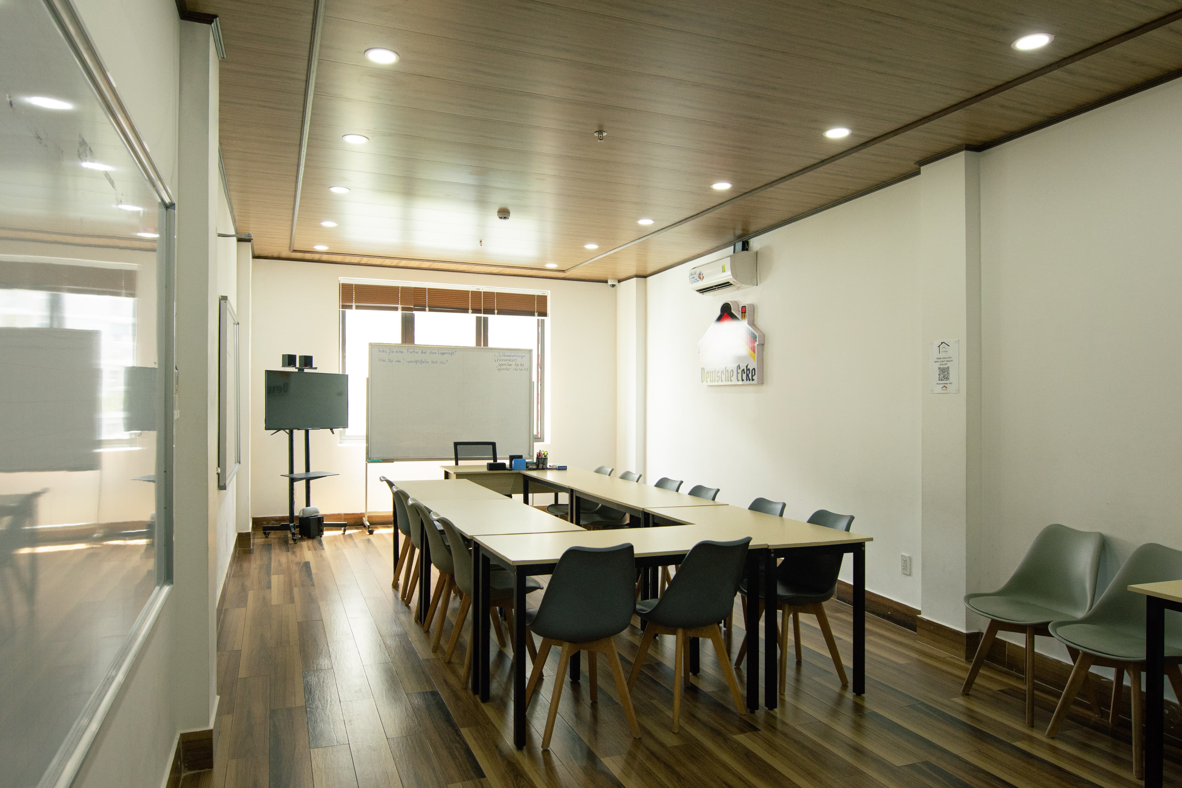 Phòng học 16 chỗ ngồi - Ảnh 7