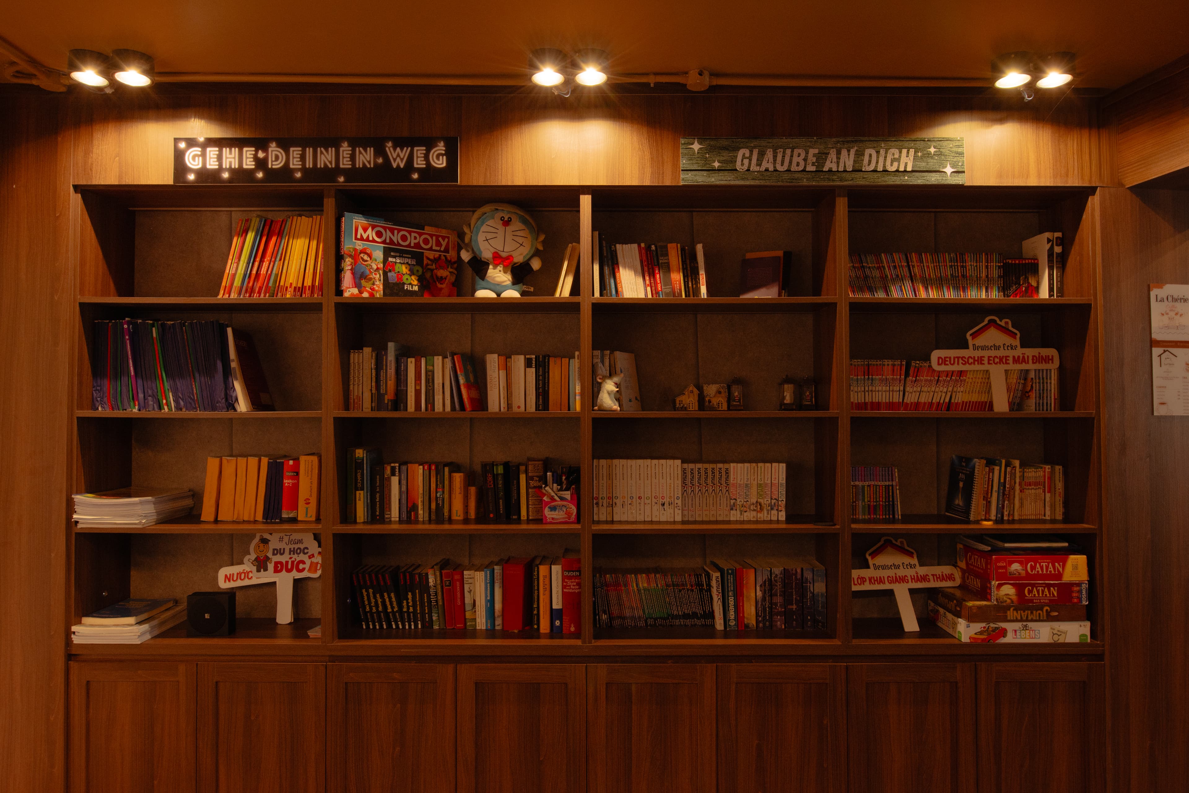 Phòng học Quán Cafe và thư viện - Ảnh 1